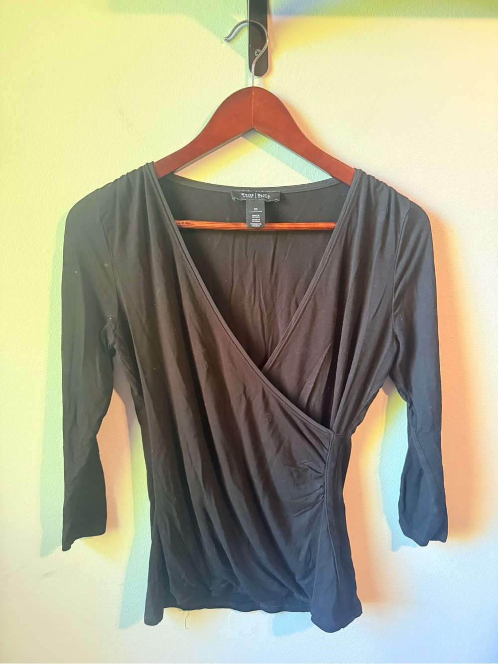 Black White House black market Surplice Wrap Top 3/4 sleeve